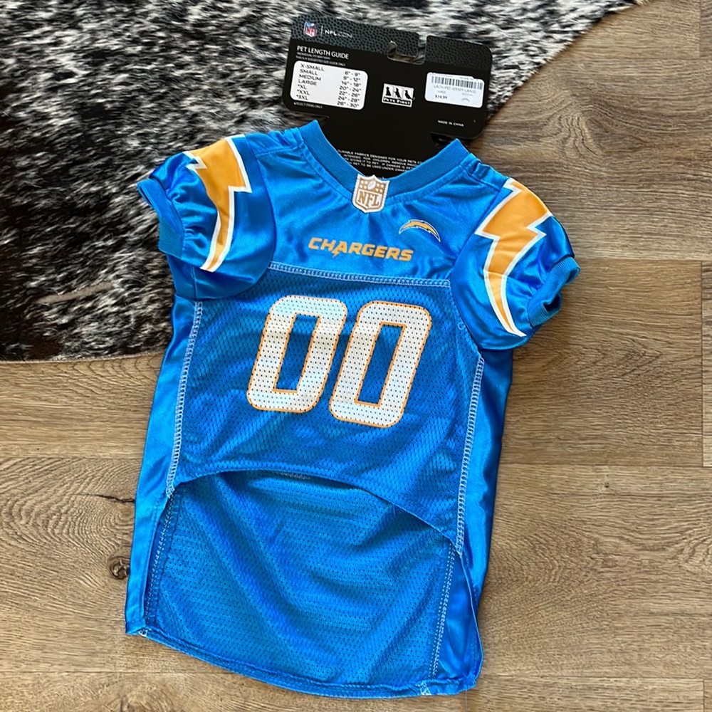 Pet LA Chargers Jersey 20”-24” size L - NEVER USED